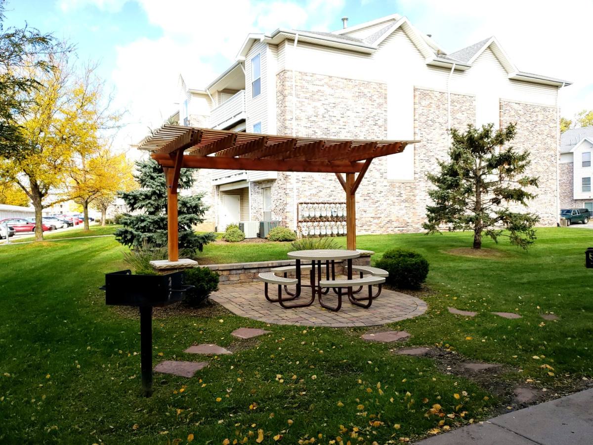 Apartment for rent at 12102 Stonegate Dr, Omaha, NE 68164