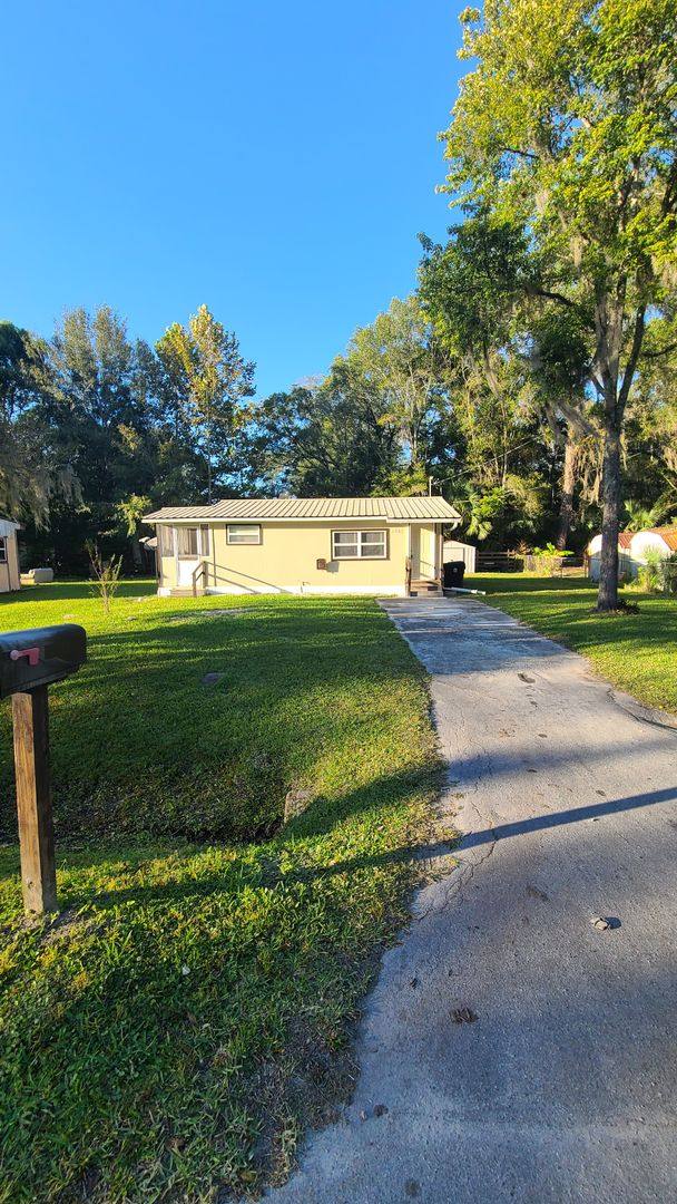 House for rent at 1203 Larry St, Starke, FL 32091