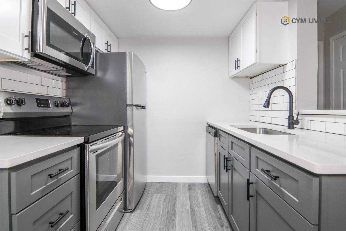 Apartment for rent at 2514 Deloak Dr, Saint Louis, MO 63129