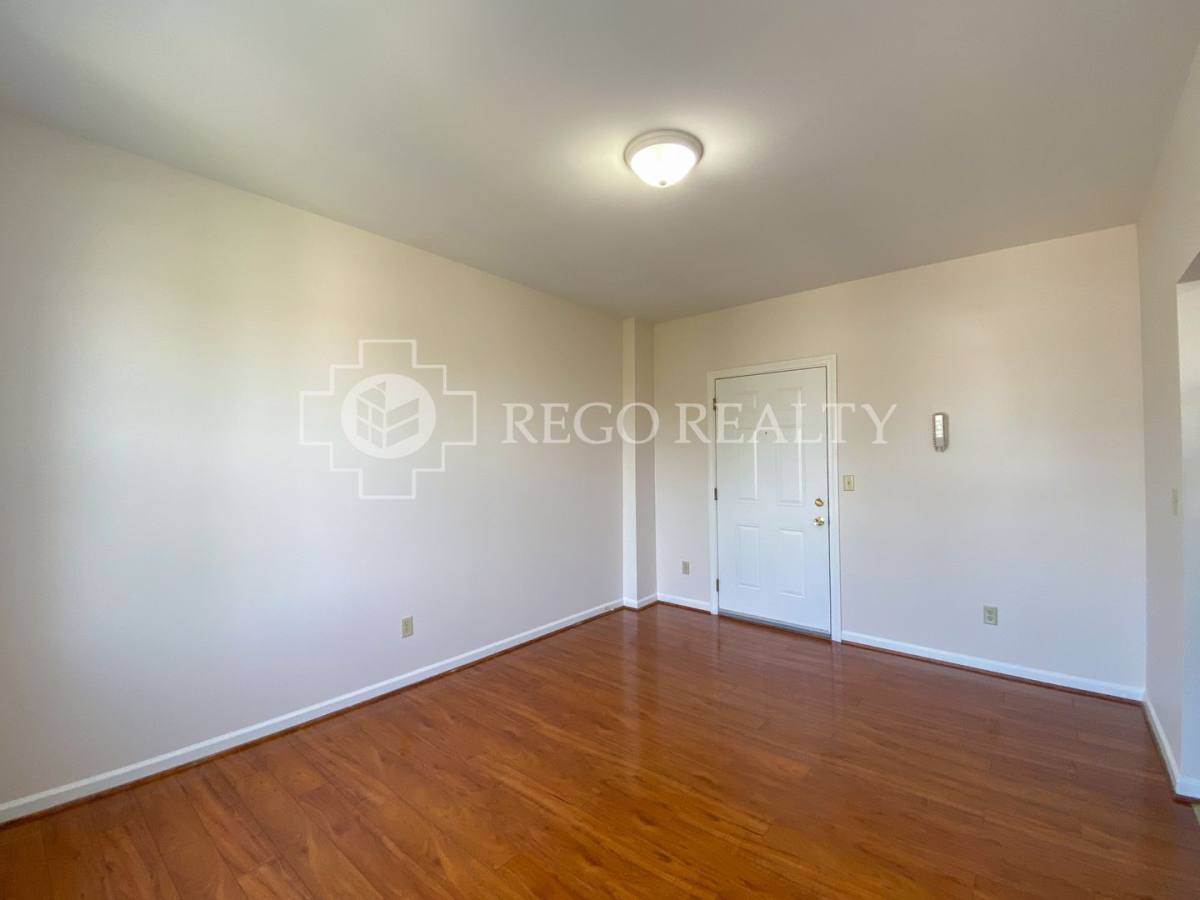 Apartment for rent at 162-164 Ward St, Hartford, CT 06106