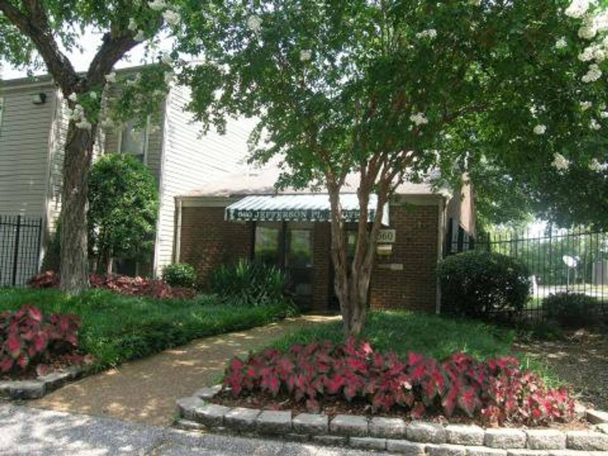 Apartment for rent at 560 S Jefferson Place, Memphis, TN 38105
