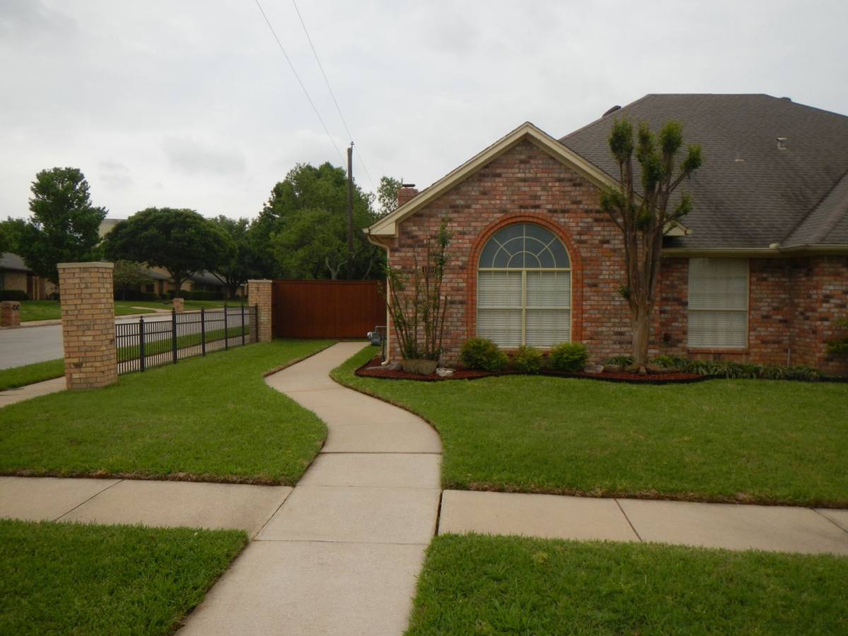 Townhouse for rent at 1801 Evergreen Court, Grapevine, TX 76051