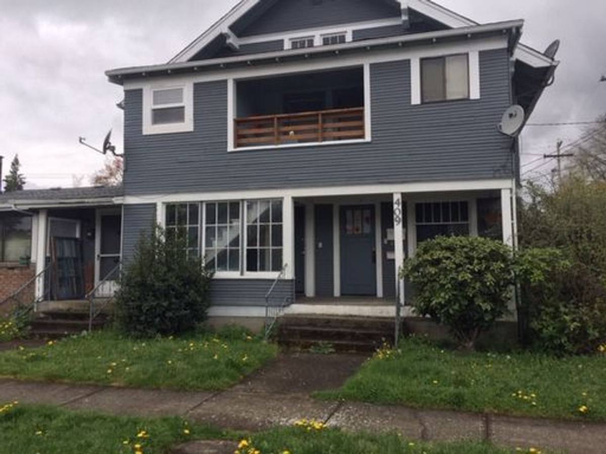Apartment for rent at 409-411 S Silver St, Centralia, WA 98531