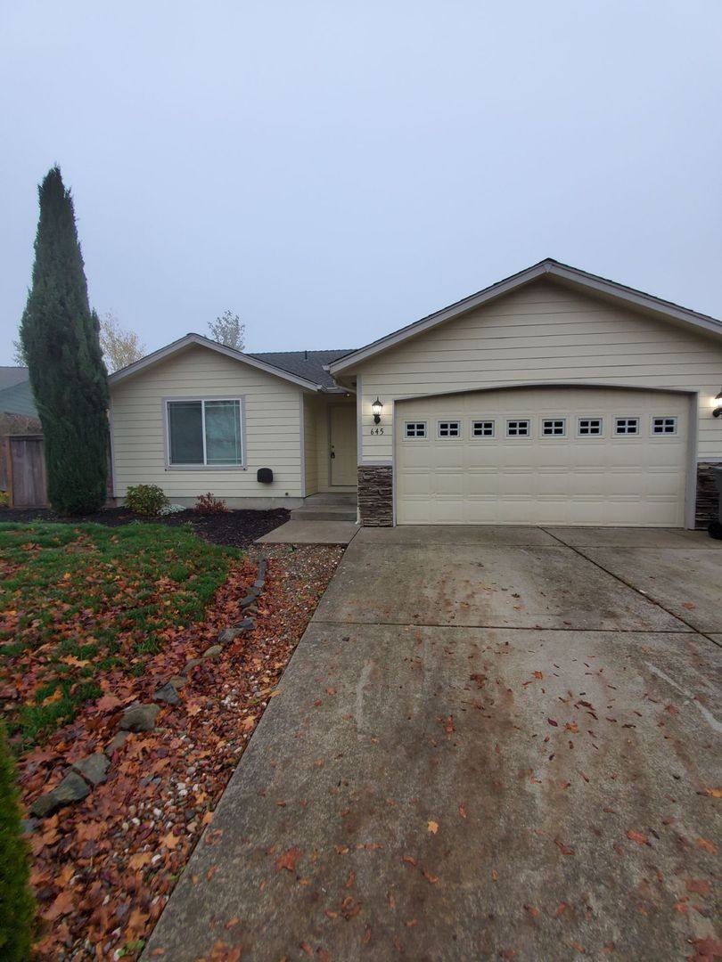 House for rent at 645 Whirlwind Dr NE, Albany, OR 97322