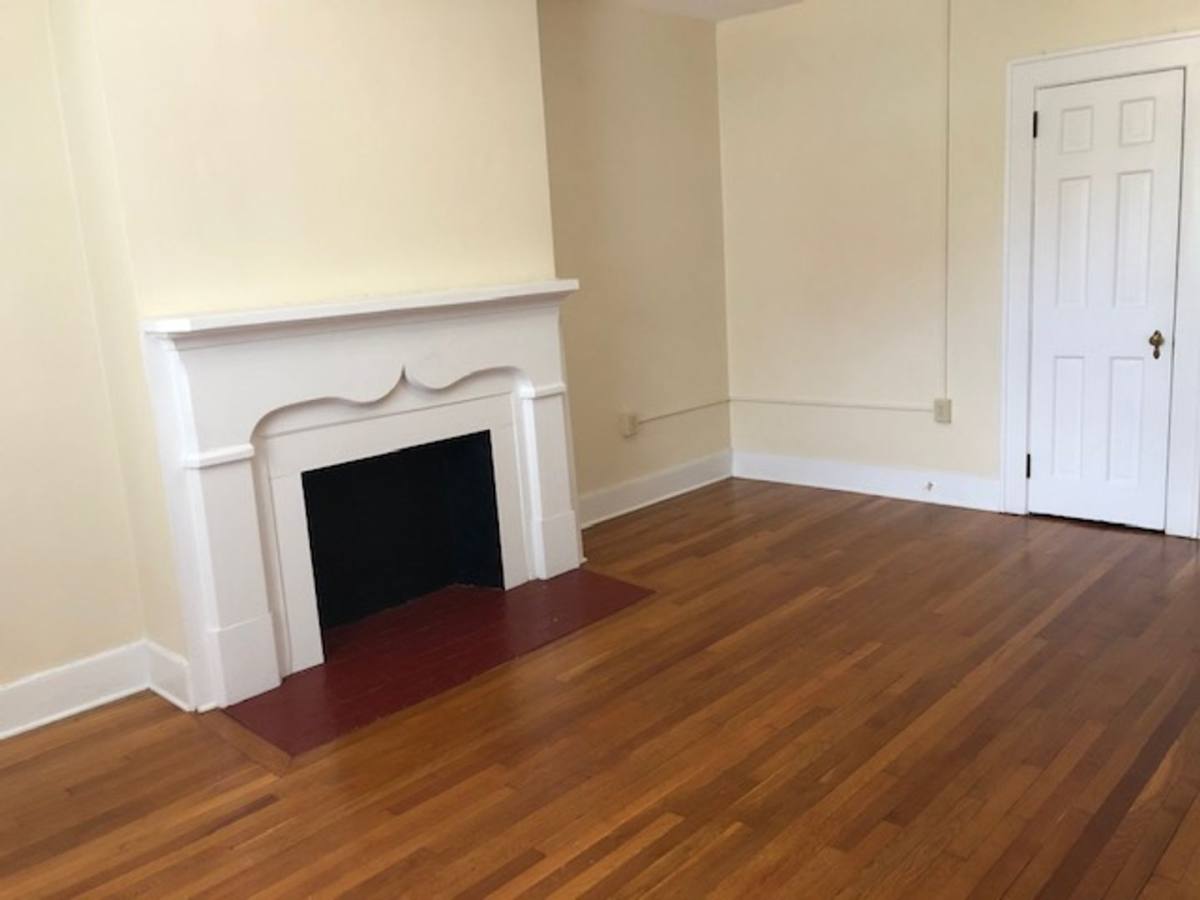 Apartment for rent at 142 N Washington St, Winchester, VA 22601