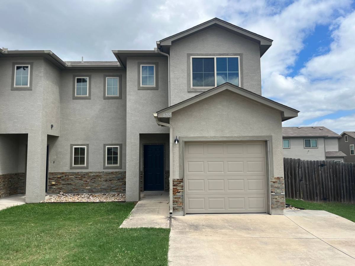 Townhouse for rent at 8705 Pensive Dr, Converse, TX 78109
