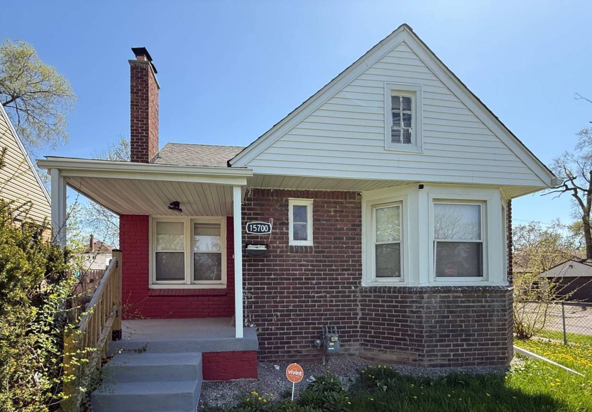 House for rent at 15700 Greenfield Rd, Detroit, MI 48227