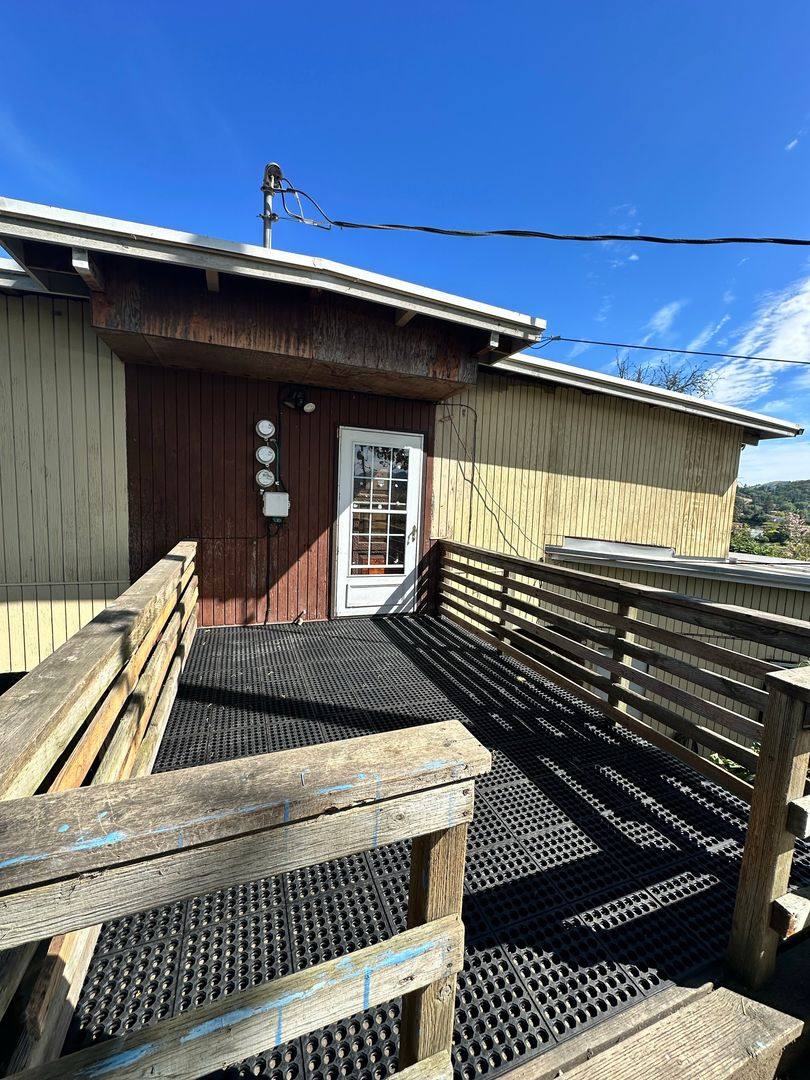 Apartment for rent at 1863 NW Otie St, Roseburg, OR 97470
