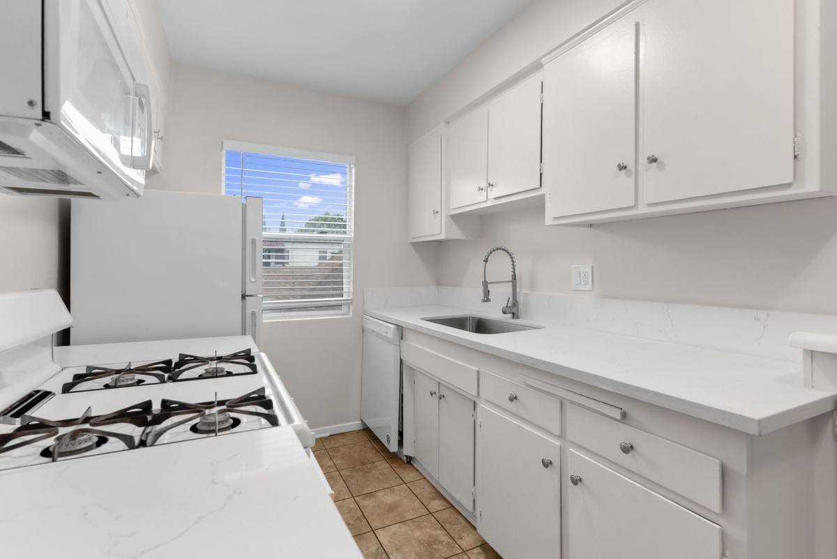 Apartment for rent at 1512 E Florida St, Long Beach, CA 90802