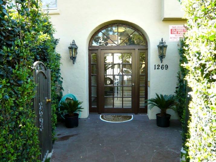 Apartment for rent at 1269 S Citrus Ave, Los Angeles, CA 90019