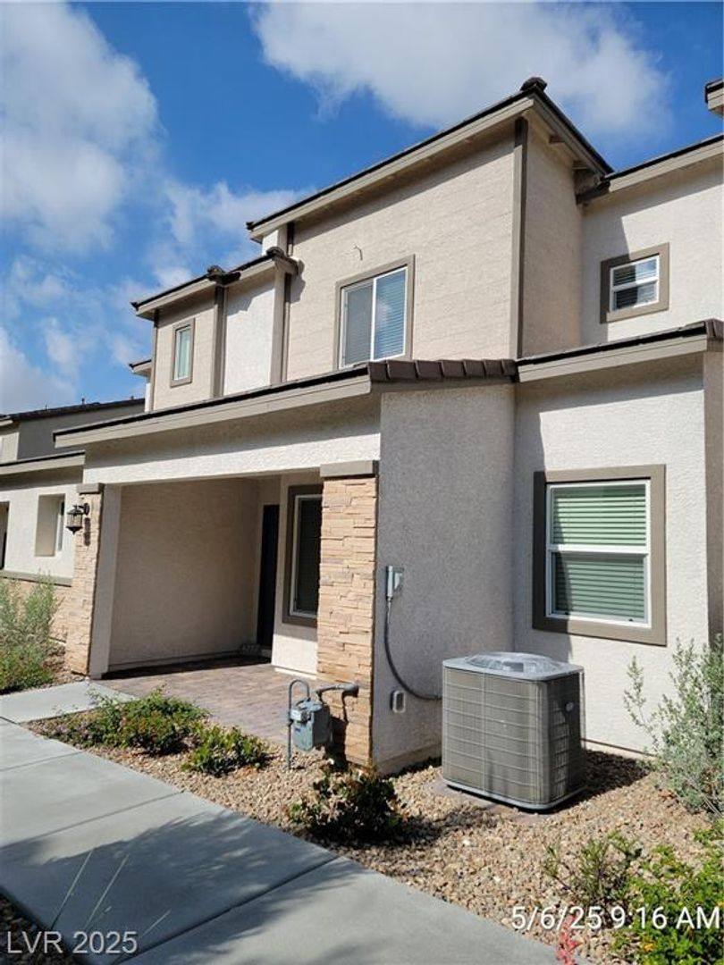 Townhouse for rent at 6232 Foxes Dale St, Las Vegas, NV 89166