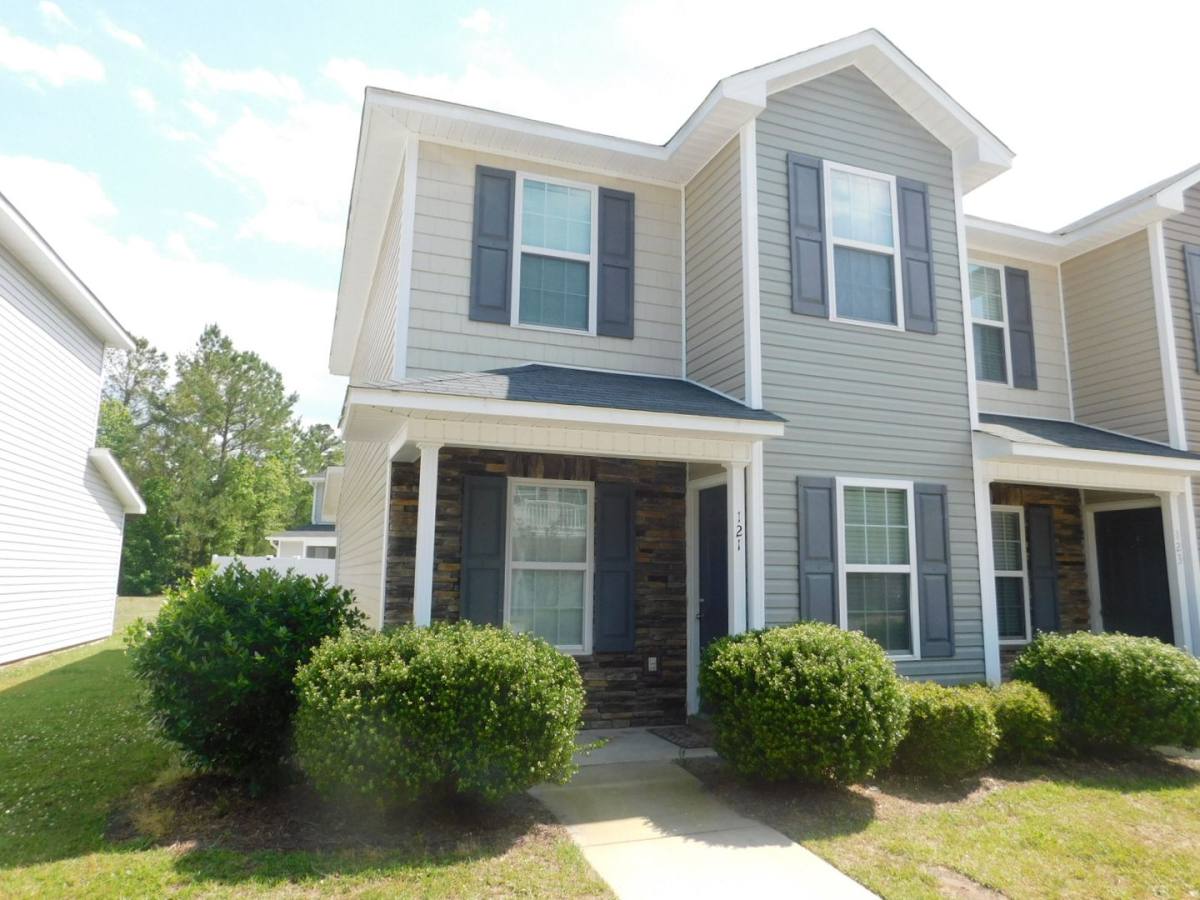 Townhouse for rent at 121 Heather Glenn Circle, Havelock, NC 28532