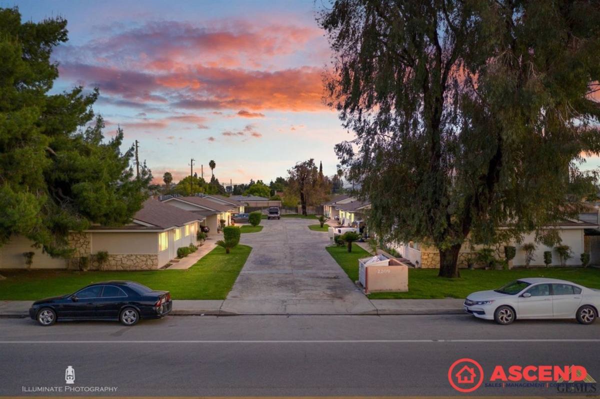 Apartment for rent at 2209 Planz Rd, Bakersfield, CA 93304