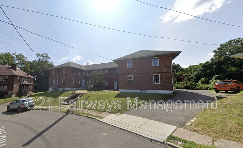Apartment for rent at 421 Ohio Ave #5, Clairton, PA 15025
