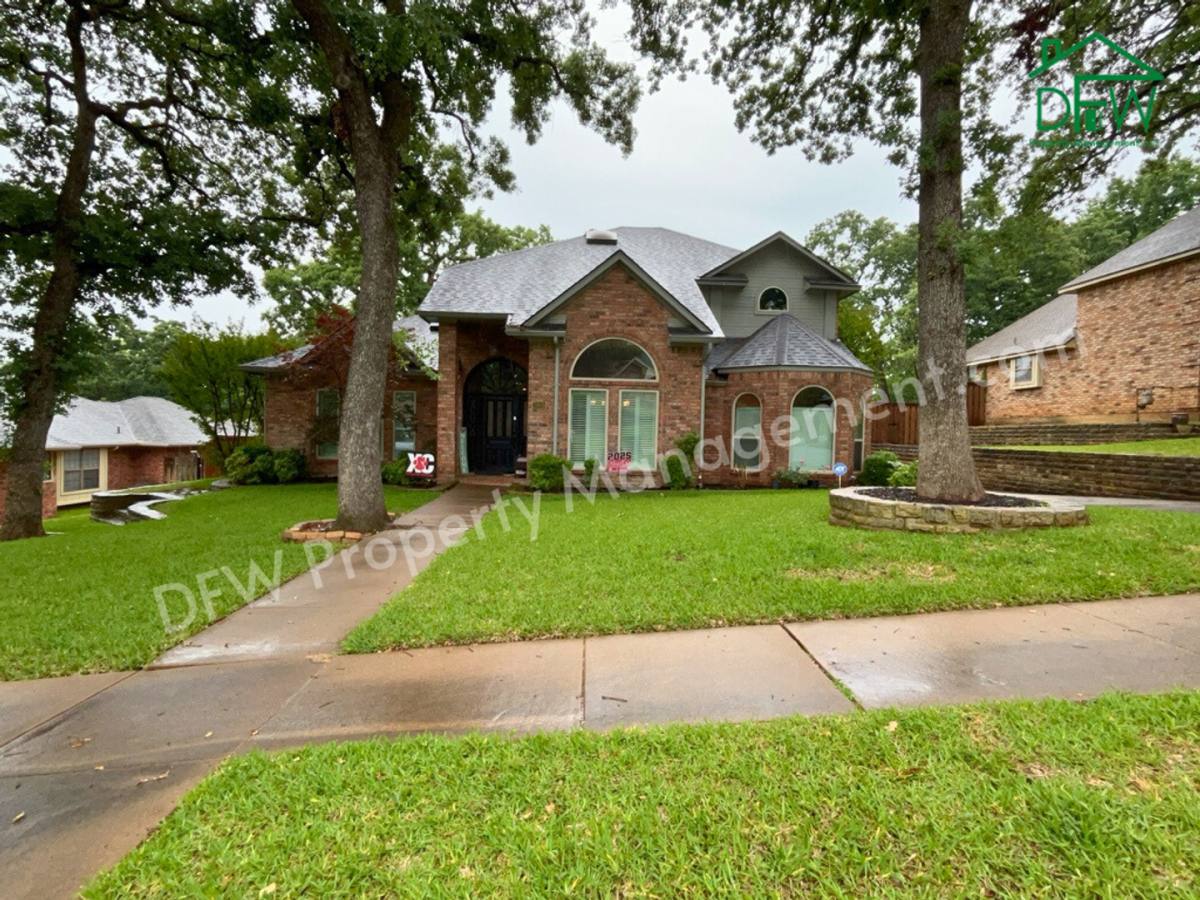 House for rent at 3909 Meadow Dr, Grapevine, TX 76051