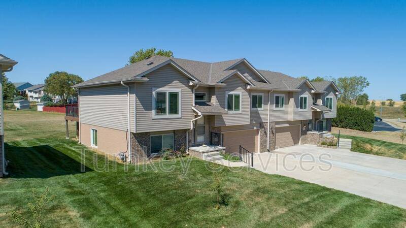 Townhouse for rent at 1604 Barrington Parkway, Papillion, NE 68046