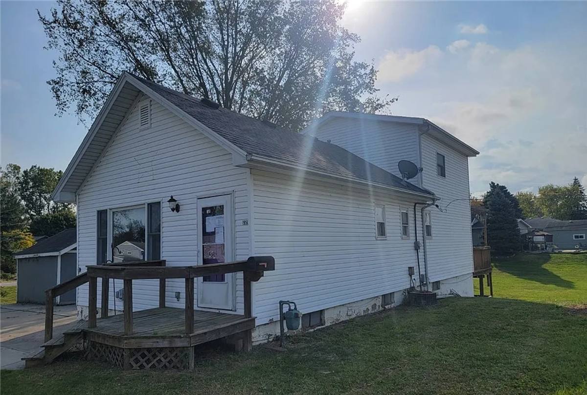 House for rent at 1950 Metz Ave, Oregon, OH 43616