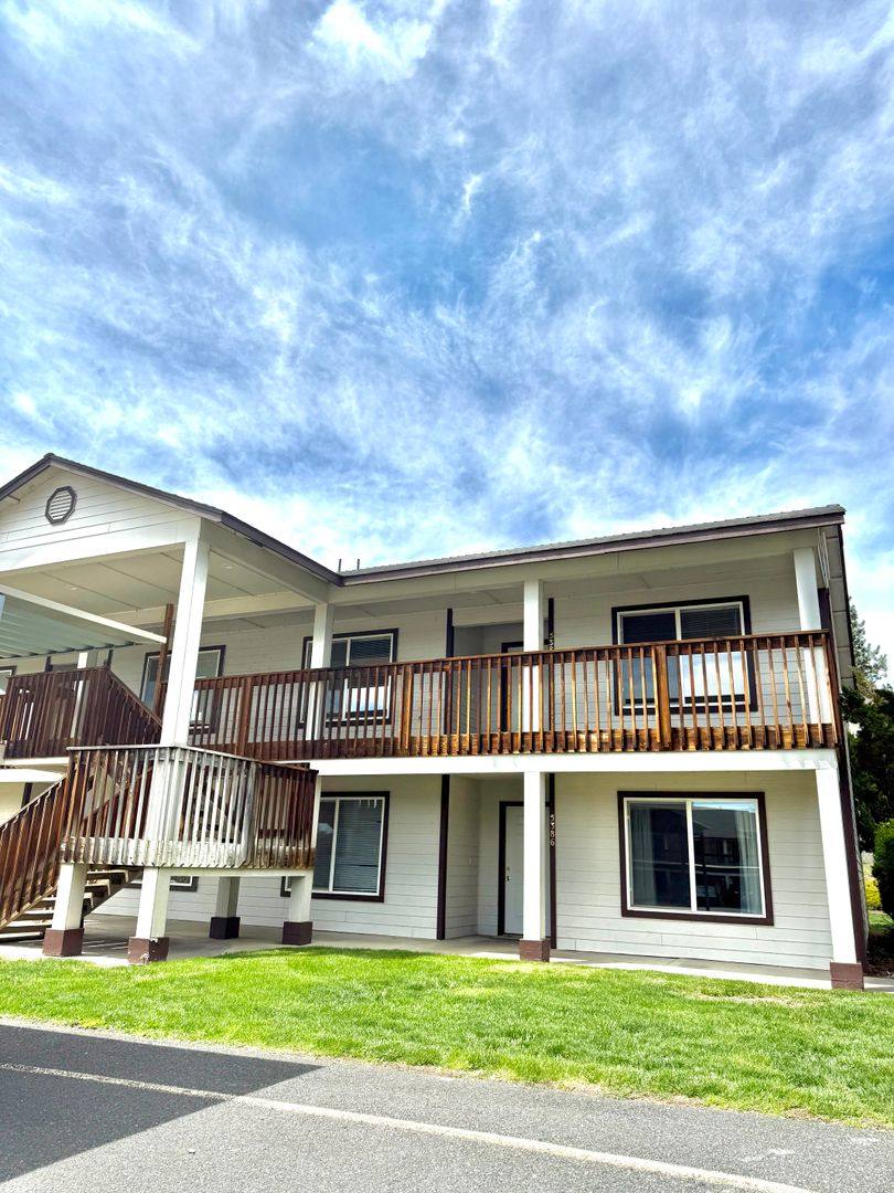 Apartment for rent at 5382 N Hills Dr, Klamath Falls, OR 97603