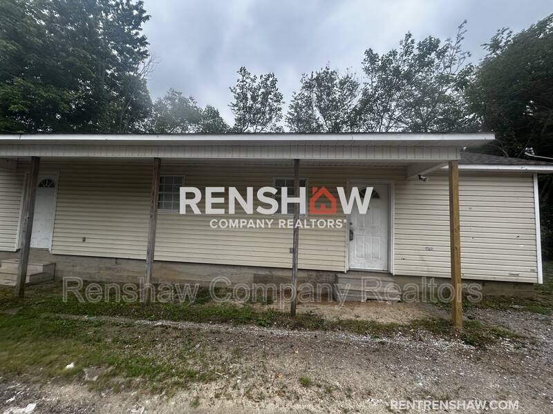 Apartment for rent at 392 E Main St #4, Bells, TN 38006