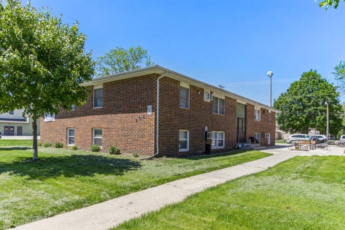 Apartment for rent at 204 208 Main St, Hills, IA 52235