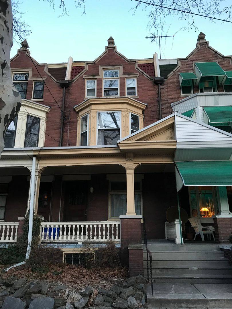 Apartment for rent at 325 N 34th St, Philadelphia, PA 19104
