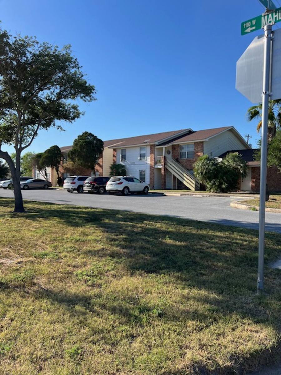 Apartment for rent at 1105 W Mahl St, Edinburg, TX 78539
