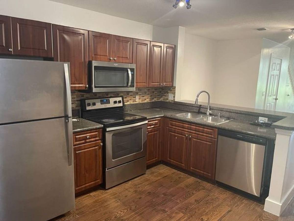 Townhouse for rent at 4189 Crystal Lake Dr, Pompano Beach, FL 33064