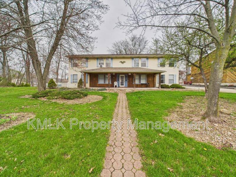 Apartment for rent at 5030 Winthrop Dr, Youngstown, OH 44515