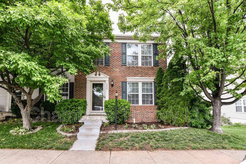 Townhouse for rent at 235 Shirley Square SE, Leesburg, VA 20175