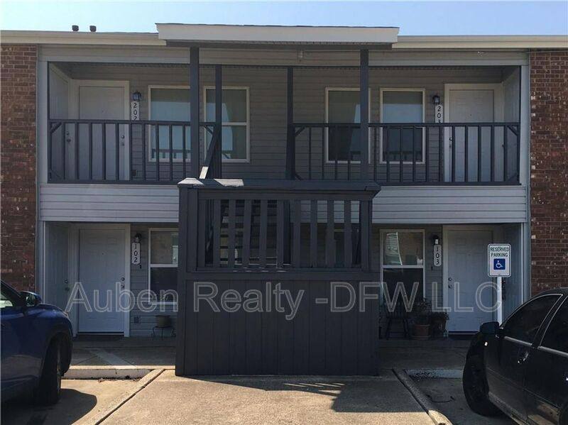 Apartment for rent at 327 SE 3rd St #202, Grand Prairie, TX 75051