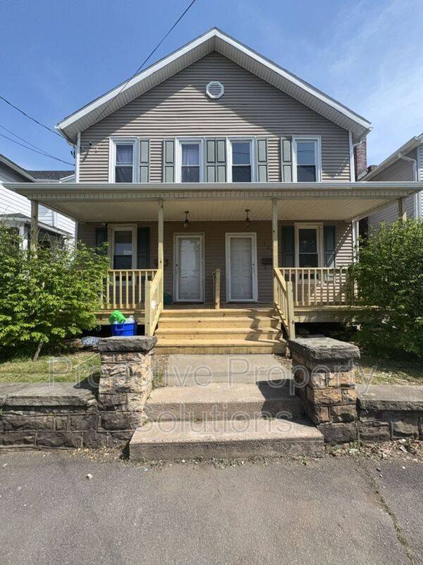 House for rent at 327-329 S 10th St #329, Scranton, PA 18504