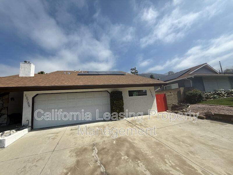 House for rent at 13753 Aldergrove St, Sylmar, CA 91342