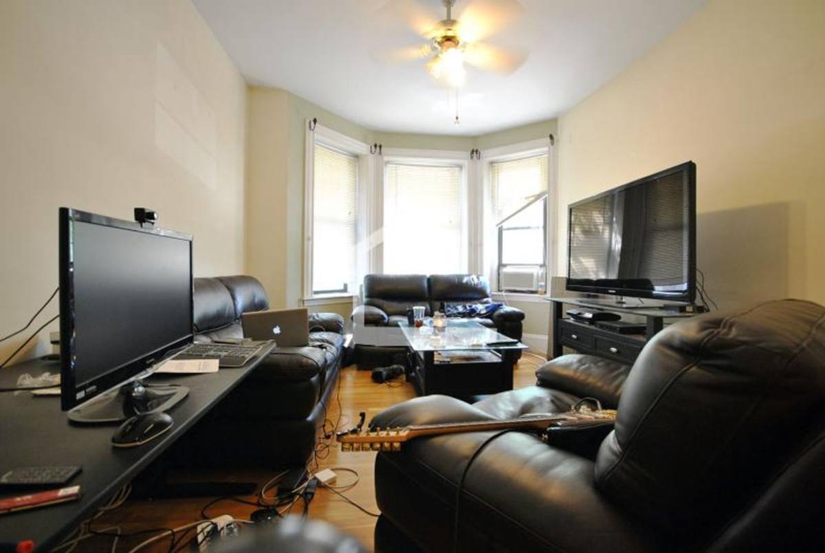 Apartment for rent at 53 Brighton Ave #2, Allston, MA 02134
