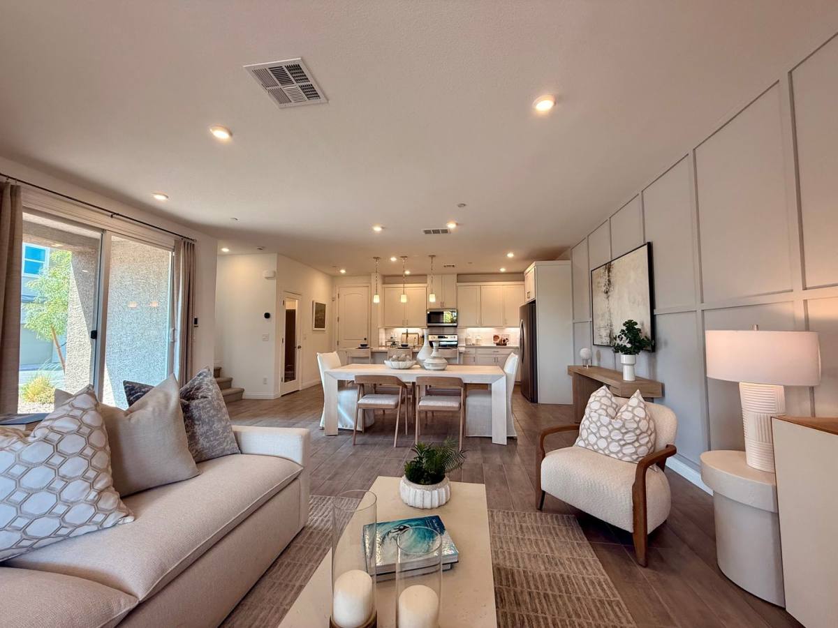 House for rent at 802 Royal Beekman St, Henderson, NV 89011
