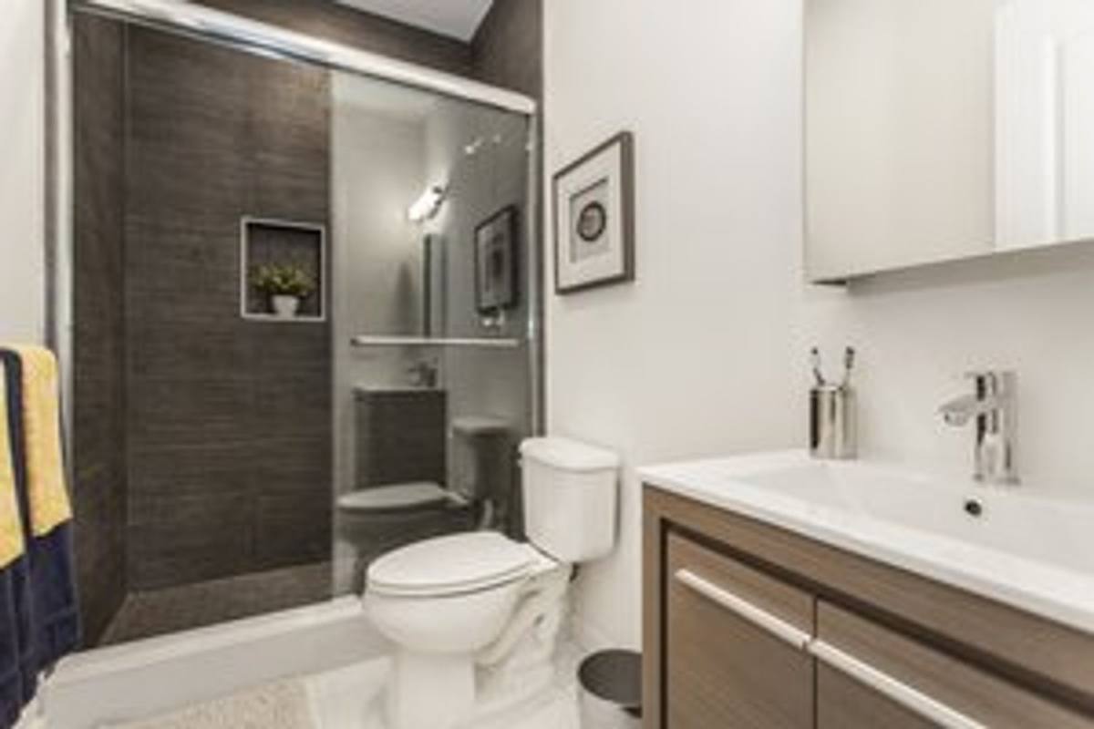 Apartment for rent at 180 Roosevelt Ave, Carteret, NJ 07008