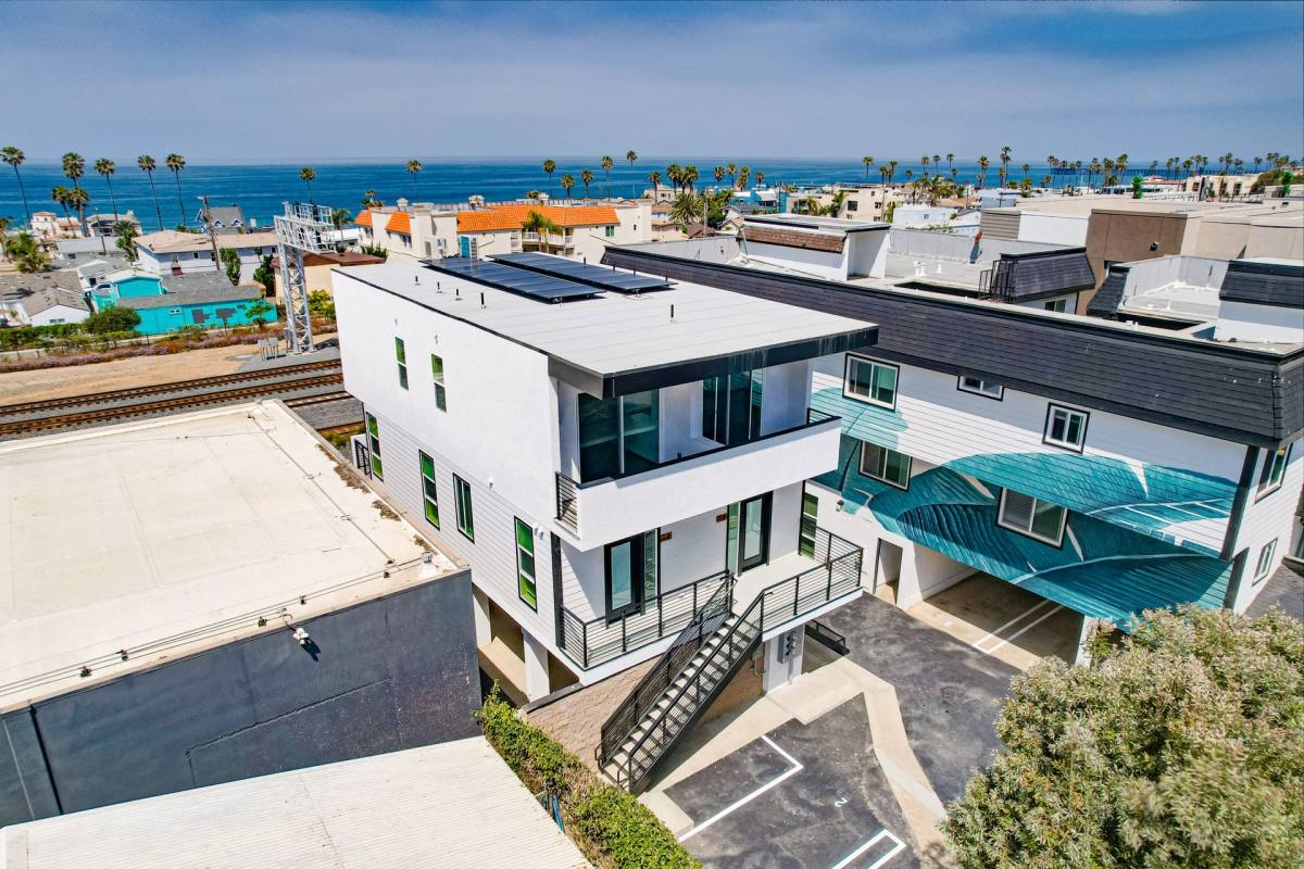 Townhouse for rent at 1037 S Cleveland St, Oceanside, CA 92054