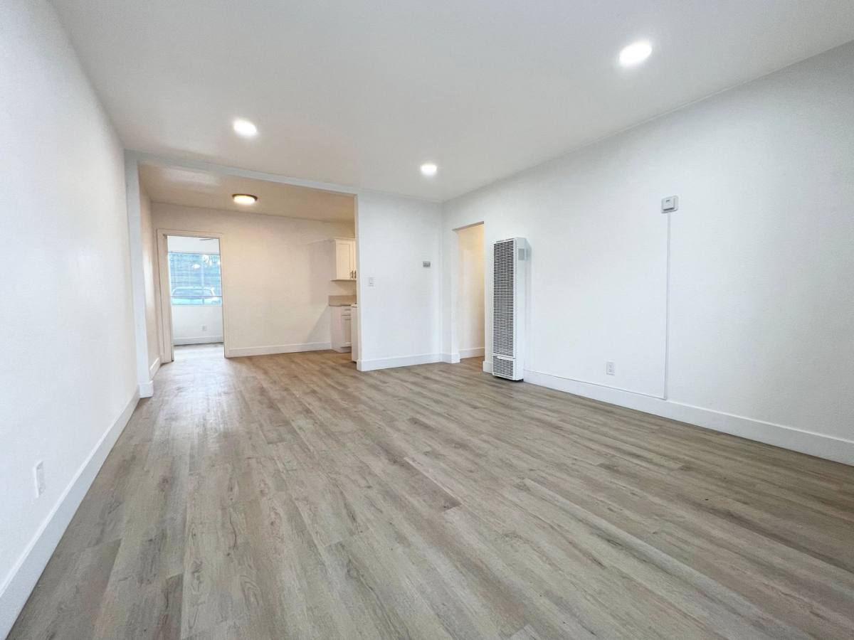 Apartment for rent at 1346 Walnut Ave, Long Beach, CA 90813