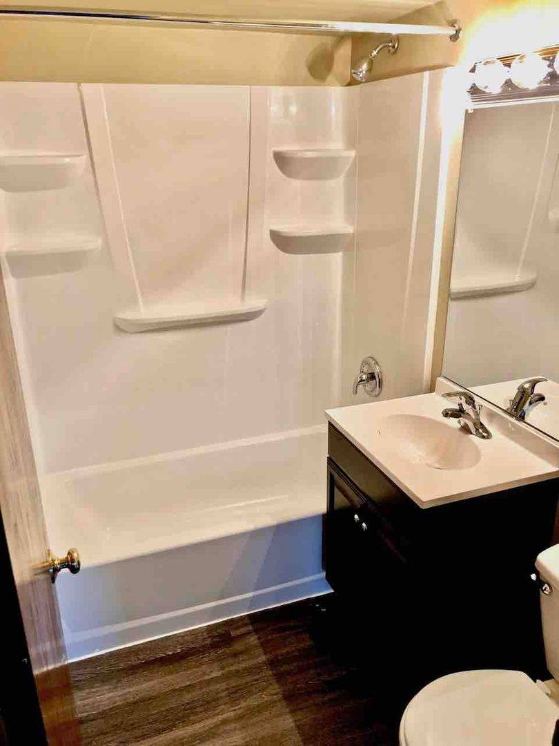 Apartment for rent at 629-631 York Rd, Bensenville, IL 60106