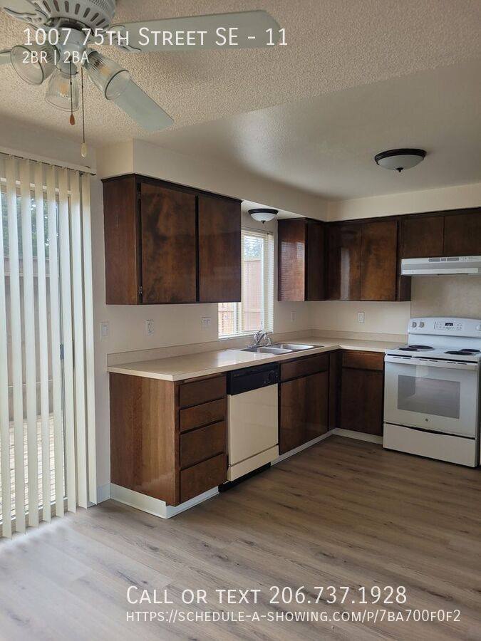 Townhouse for rent at 1007 75th St SE #11, Everett, WA 98203