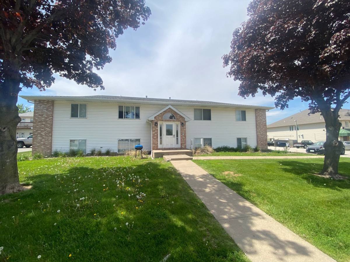 Apartment for rent at 115 Sugar Creek Lane, North Liberty, IA 52317