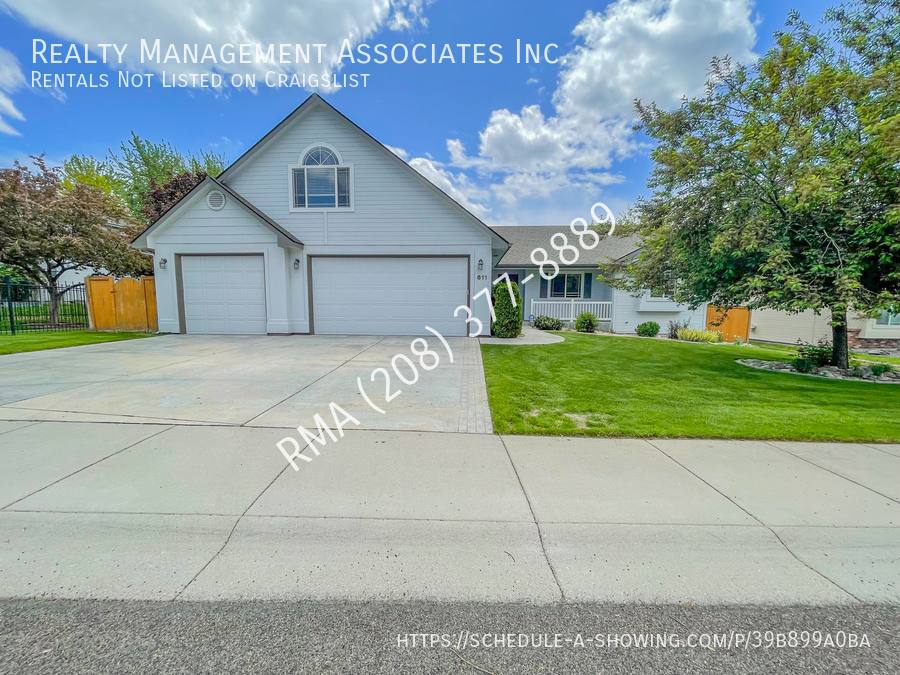 House for rent at 611 W Calderwood St, Meridian, ID 83642
