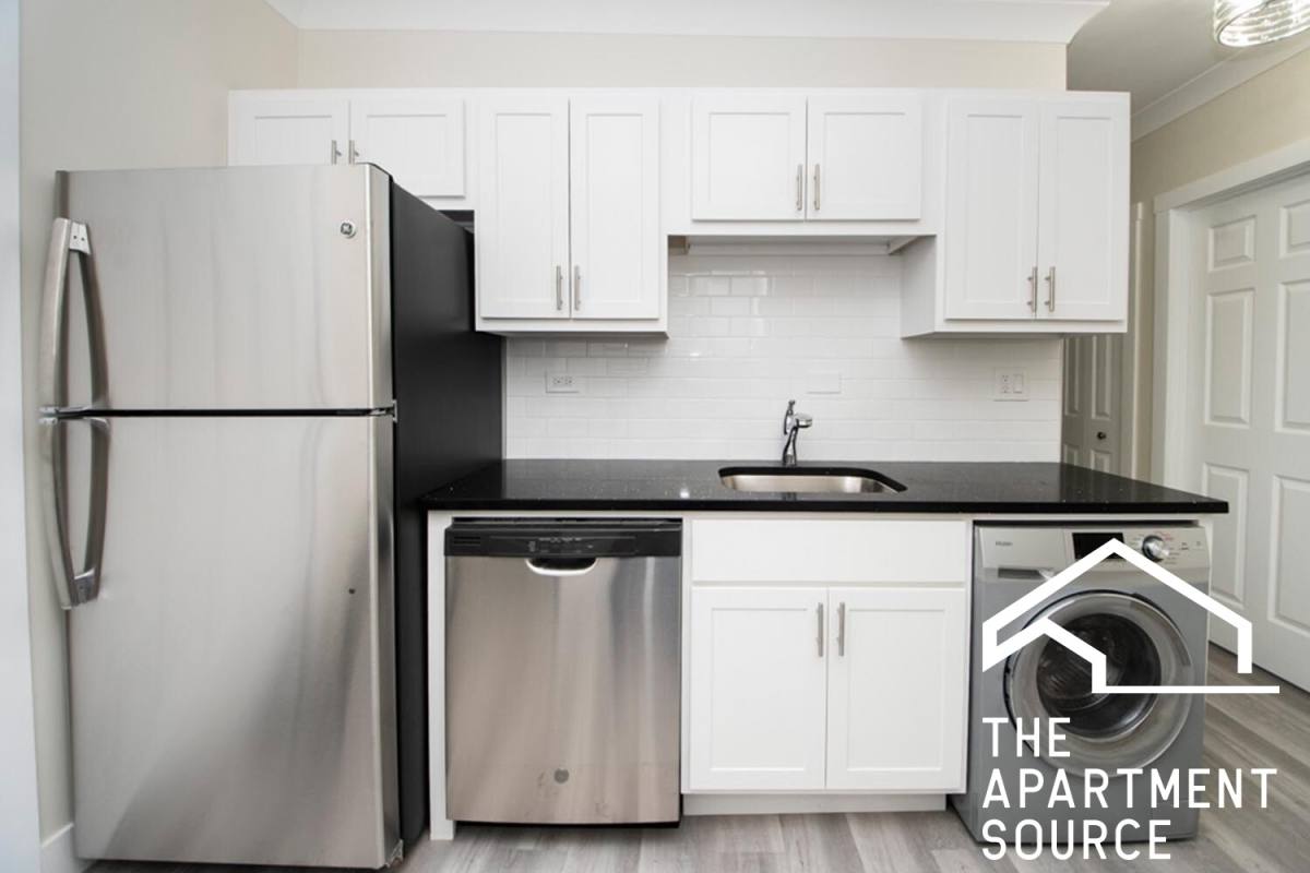 Apartment for rent at 1417 W Hutchinson St #GDN, Chicago, IL 60613