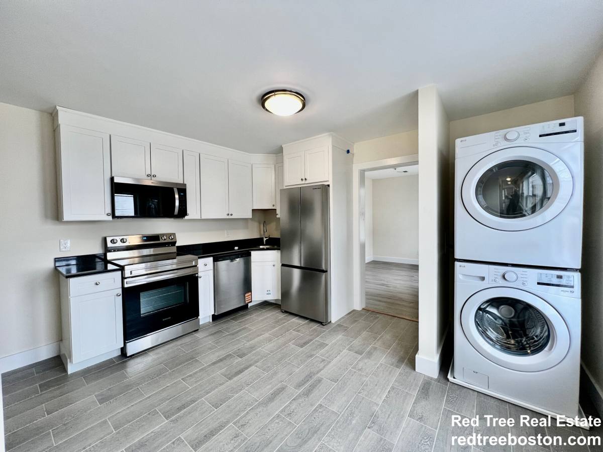 Apartment for rent at 13 Dalby St, Newton, MA 02458