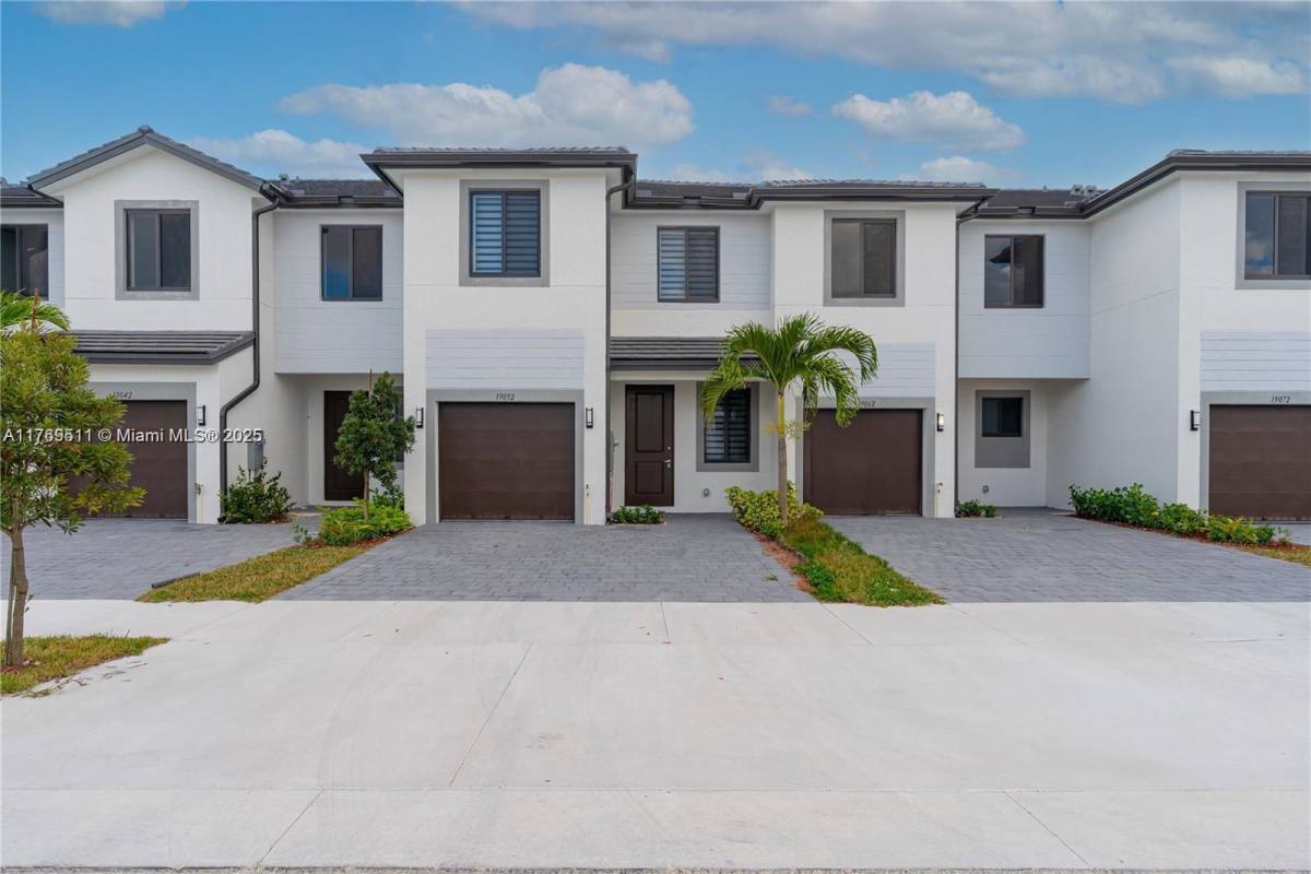 Townhouse for rent at 18995 SW 345th Terrace, Homestead, FL 33034