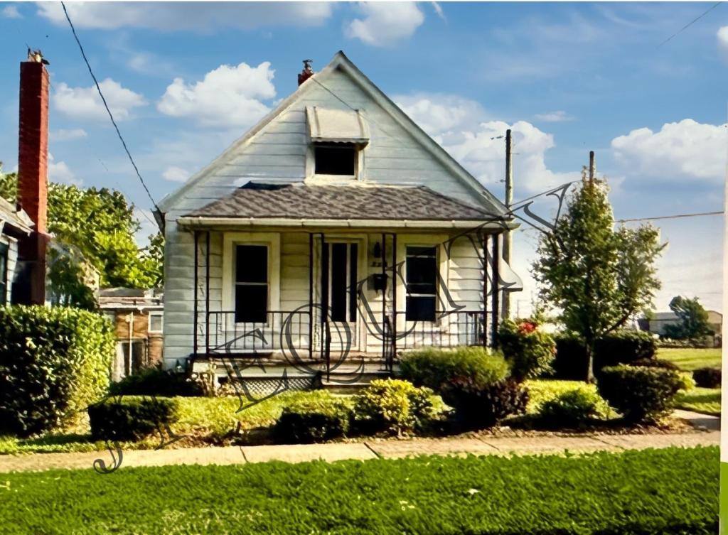 House for rent at 719 E 32nd St, Lorain, OH 44055
