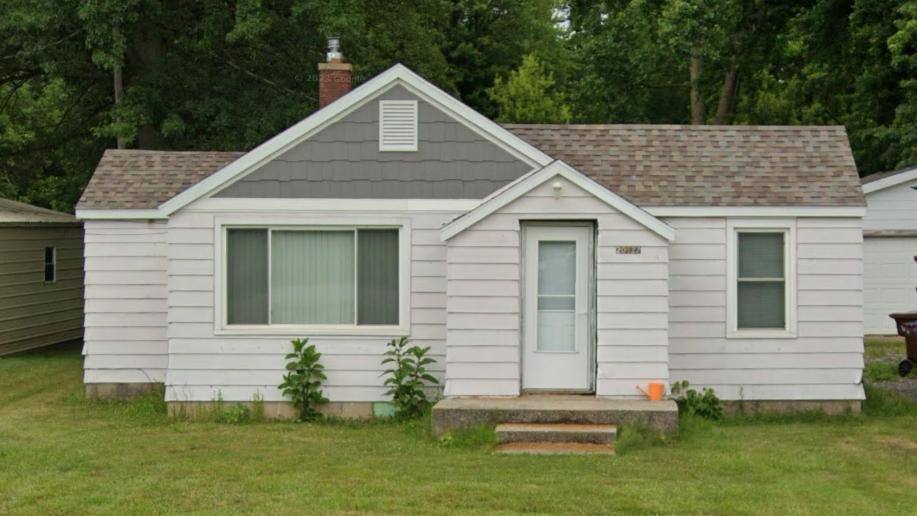 House for rent at 20527 Madison Rd, South Bend, IN 46614