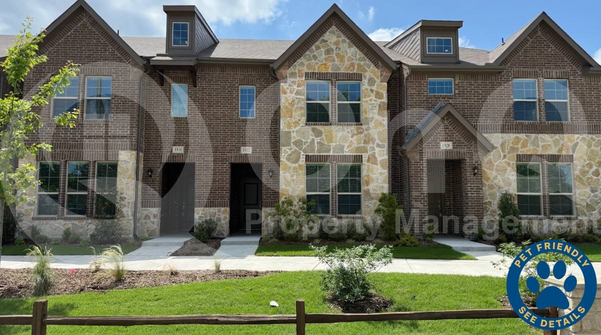Townhouse for rent at 1932 Hellams Lane, Royse City, TX 75189