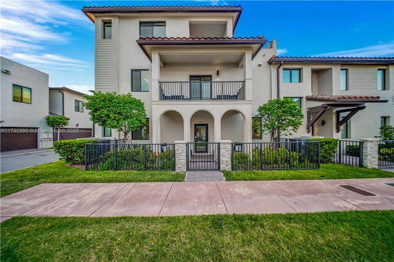 Townhouse for rent at 4707 NW 83rd Court, Hialeah, FL 33010