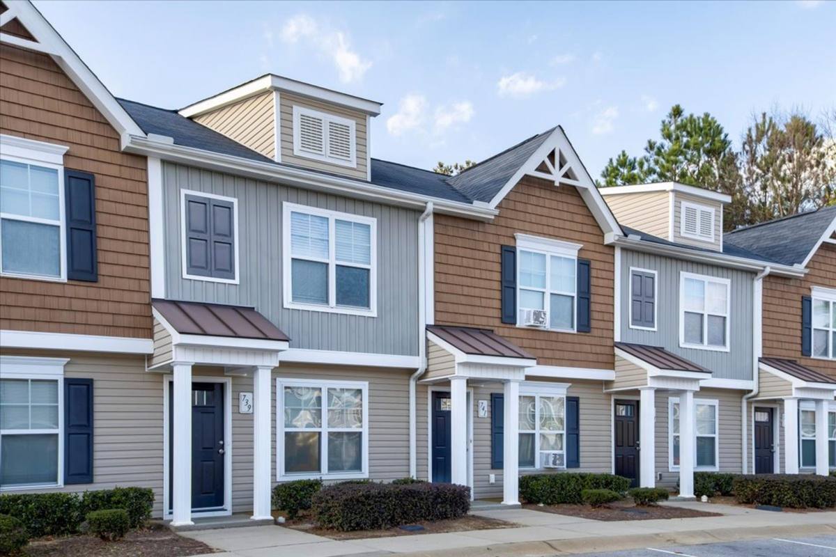 Townhouse for rent at 763 Arthington St, Fayetteville, NC 28311