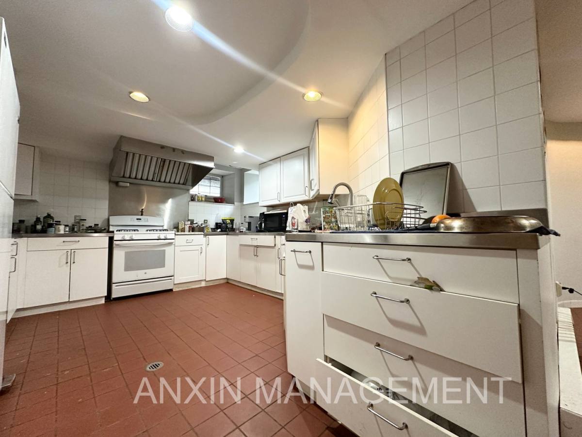 Apartment for rent at 71 Gardner St, Allston, MA 02134